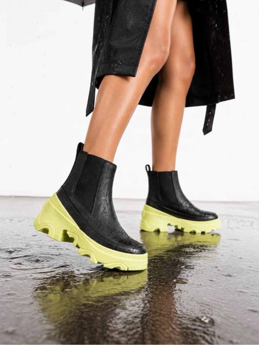 Sorel Brex Chelsea Boots Black Leather Neon Green Platform Waterproof Sz 5.5/6